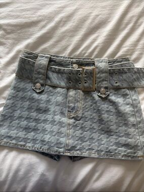 Light Blue Houndstooth Denim Mini Skirt with Matching Belt